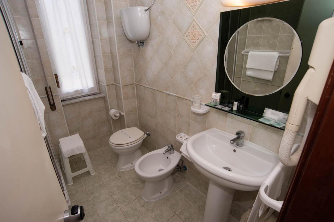 Hotel Posta Dependance Chianciano Terme Ngoại thất bức ảnh
